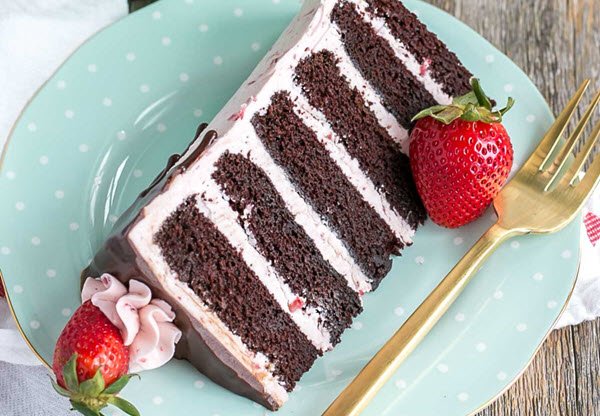 chocolate strawberry cake