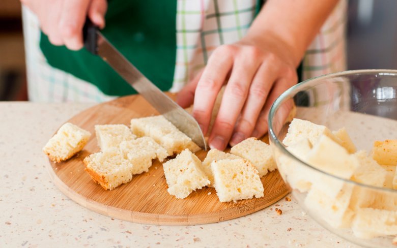 Pancho cake with pineapple and walnuts