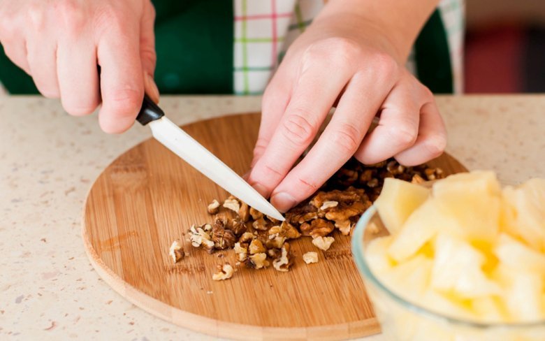 Pancho cake with pineapple and walnuts