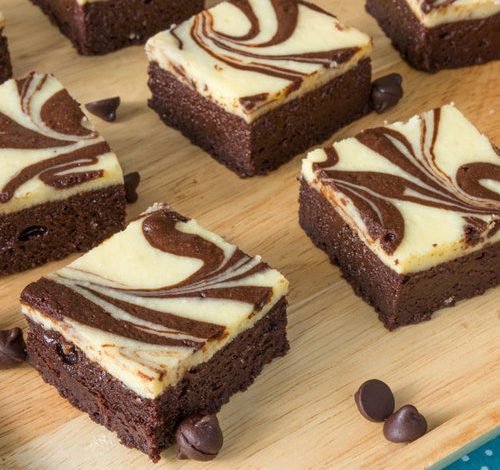 Juicy low carb chocolate vanilla brownies