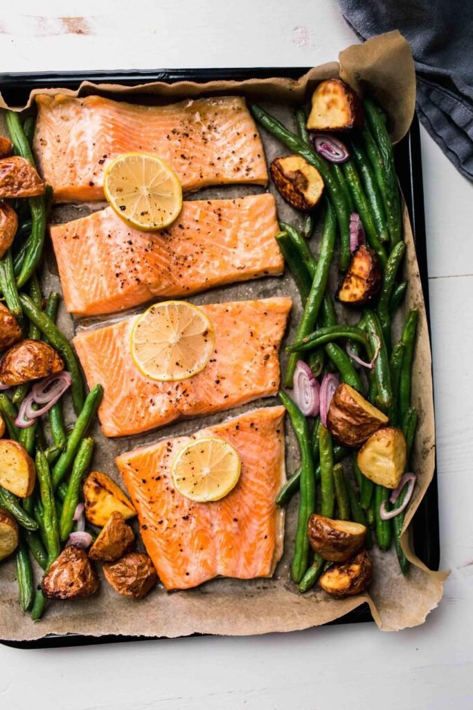 Easy-sheet-pan-salmon